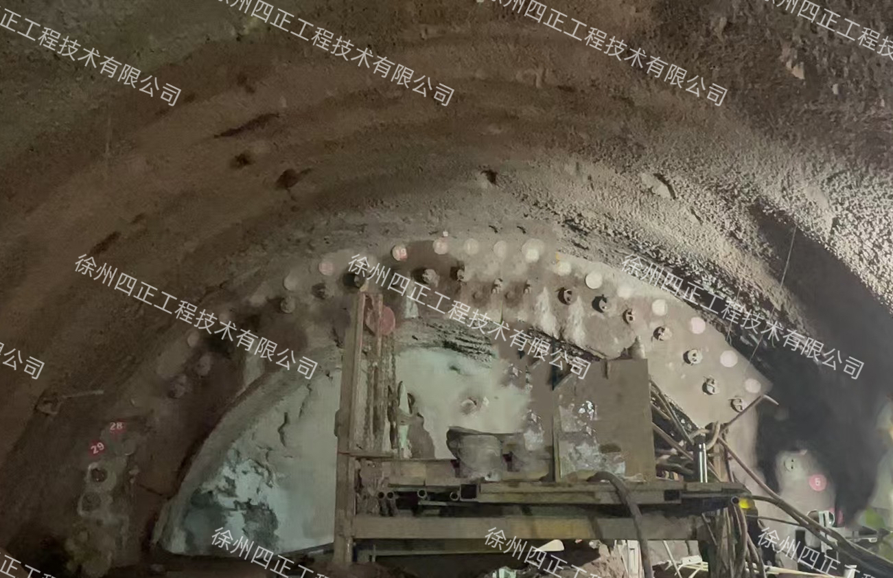瑞梅铁路(江西段)Φ159管棚工程一次性穿越100m(图1)